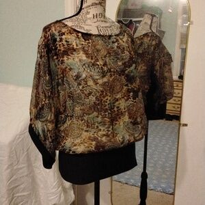 Women's NWOT Rue21 sheer paisley/animal print straight neck top Sz Small